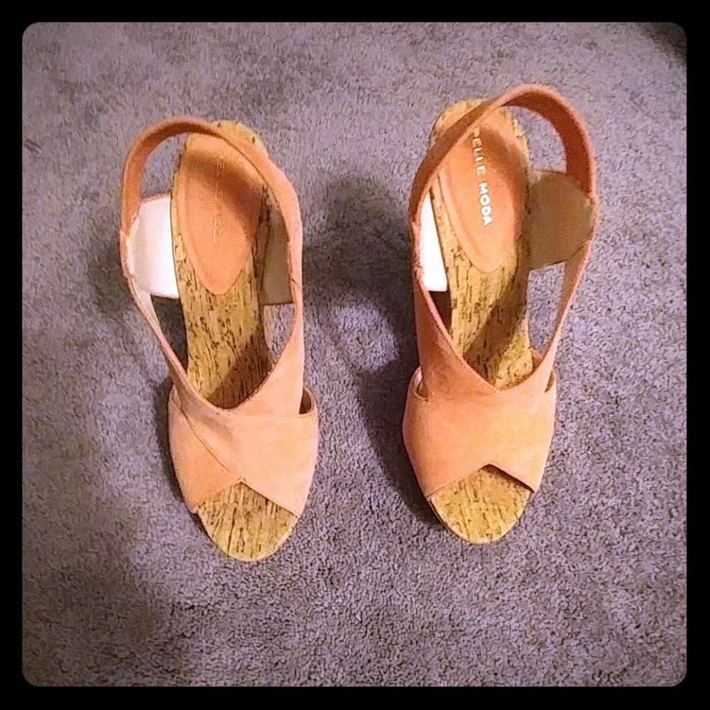 Pelle Moda Women's Suede Wedge Heels